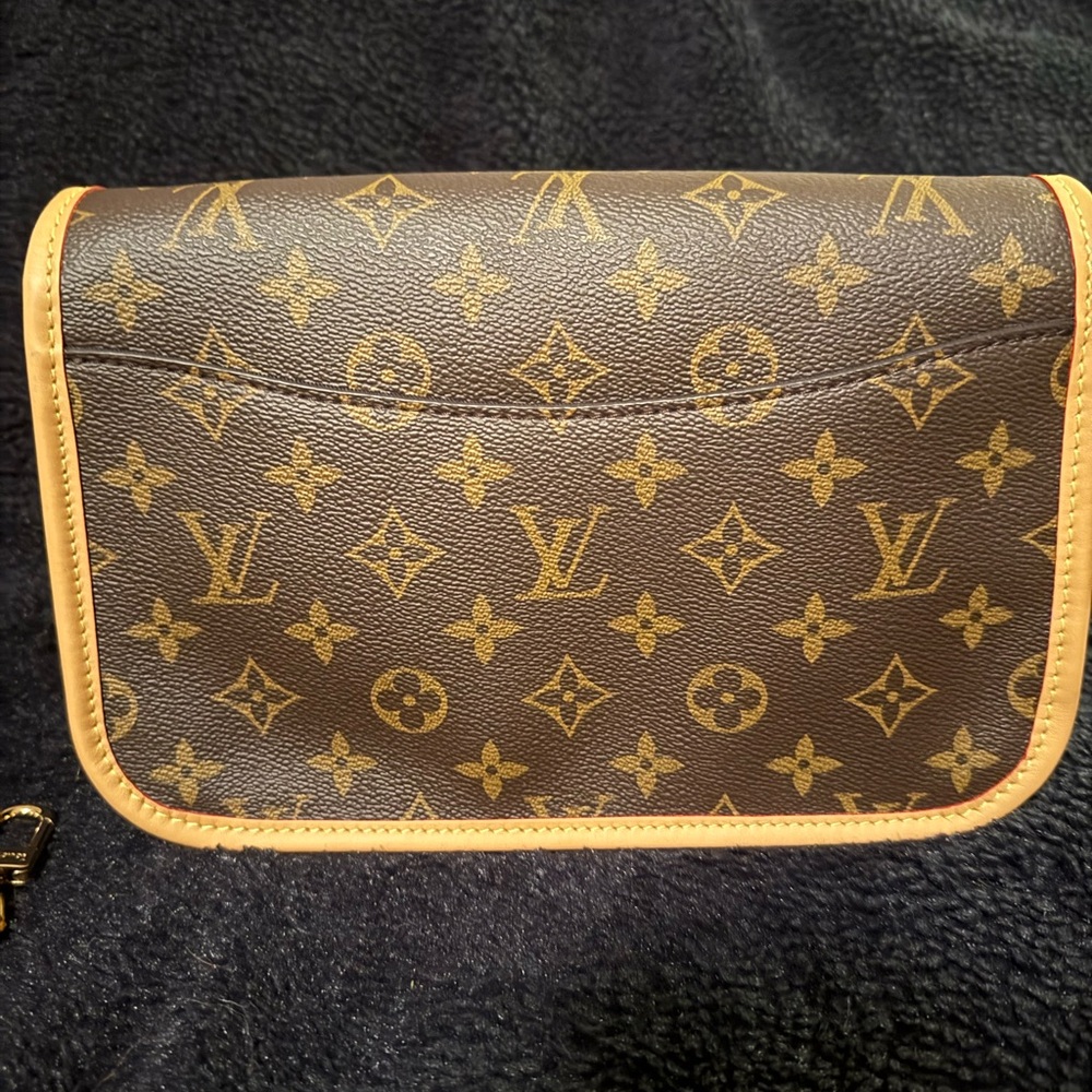 Louis Vuitton Monogram Diane - Picture 6 of 16